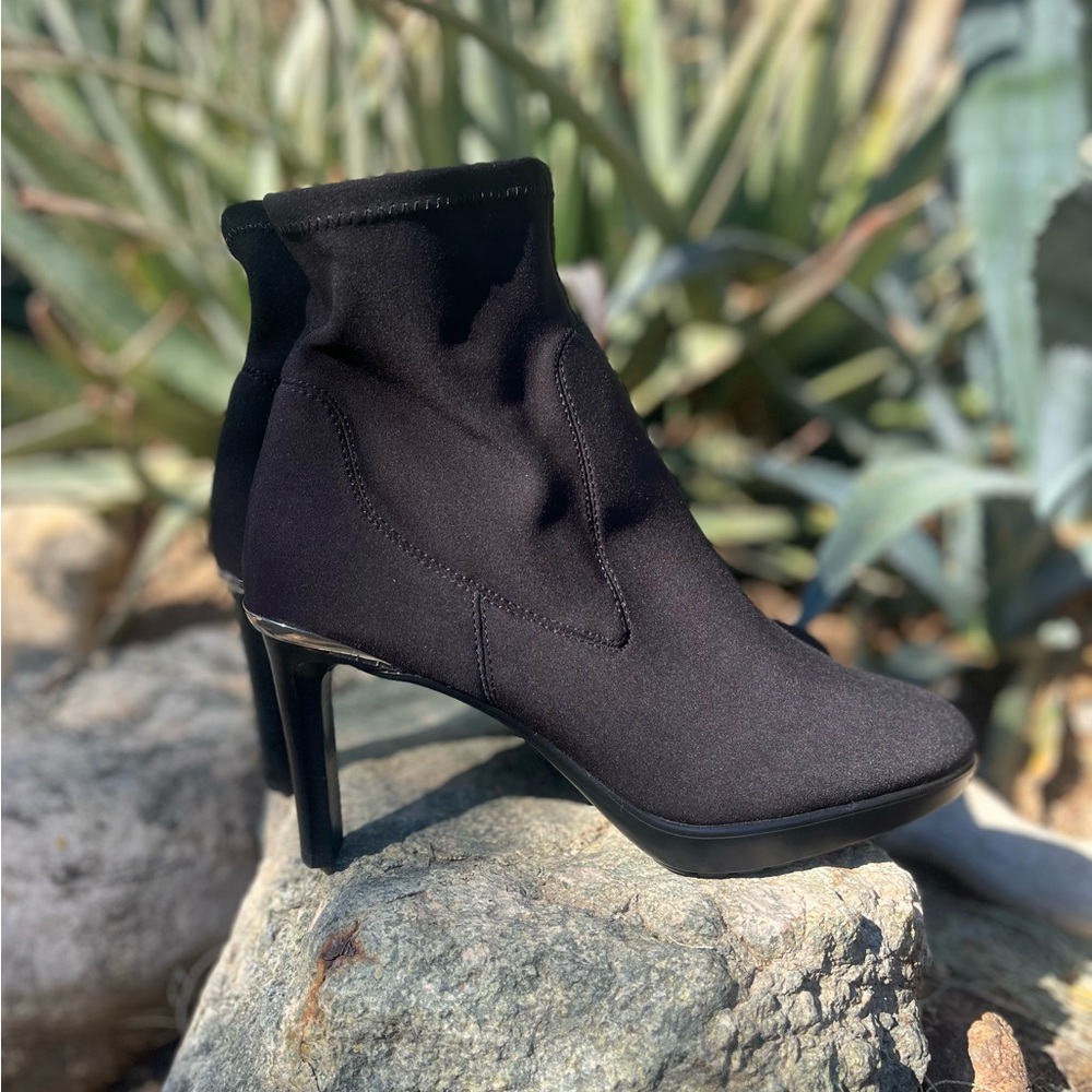 DONALD J. PLINER | NEW Elegant Black Women's Ankle Boots 9